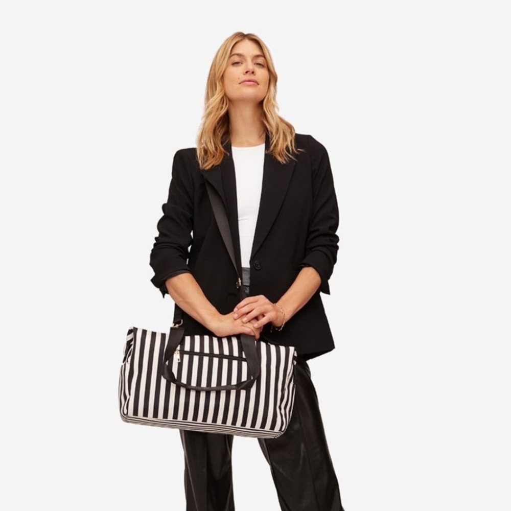 NWT Alice + Olivia Duffle Bag in Positano Stripe - Picture 2 of 8